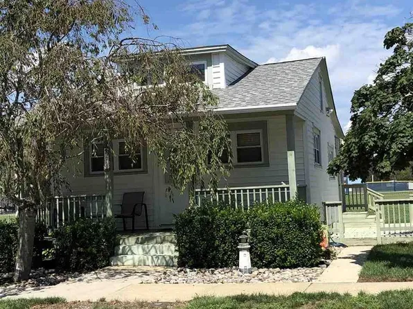 211 Rhode Island Ave, Somers Point, NJ 08244