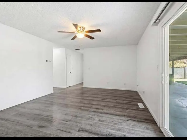 209 Tokay Ave — Photo 6