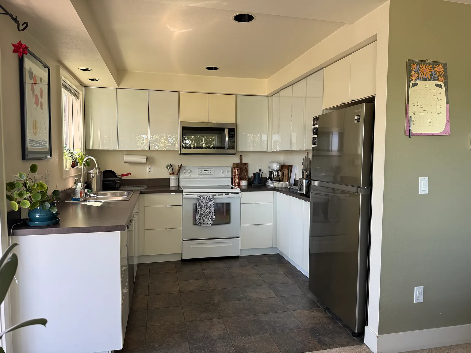 2 bed, 870 sqft, $2,890 — Photo 2