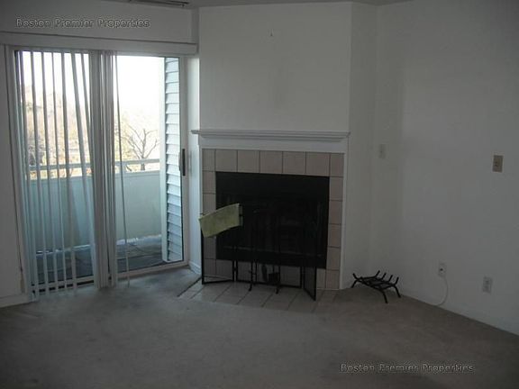 4th image of 200 Falls Blvd Unit G212