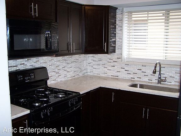 2nd image of 5816 Nottingham Ave APT 1W