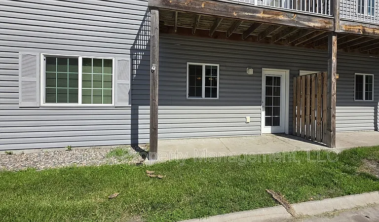 317 16th St S #5 — Photo 24