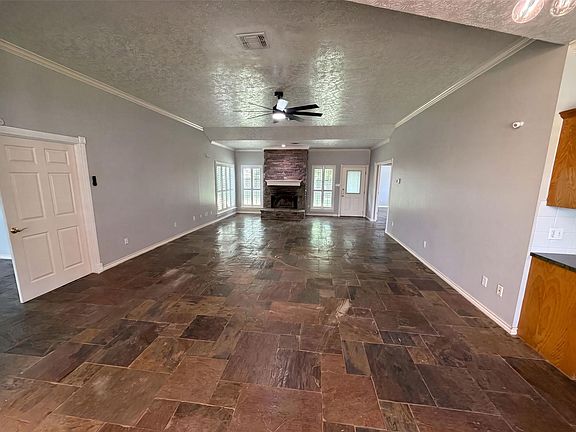 3rd image of 7934 Round Rock Dr
