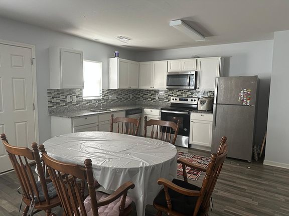4th image of 3805 Bellingham Ct