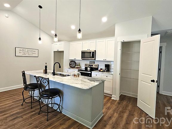 3rd image of 145 Swink Ave