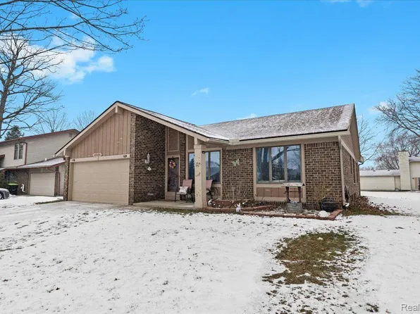 40504 Franklin Mill St, Novi, MI 48375