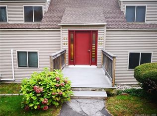 38 Library Ln UNIT 38, Simsbury, CT 06070