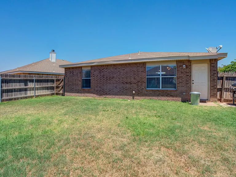 505 N Iola Ave — Photo 31