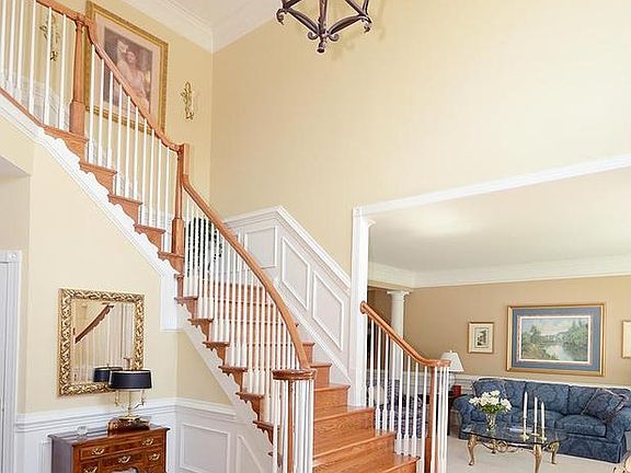 Foyer - 2 Story