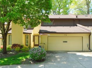 776 Hampton Ridge Dr, Akron, OH 44313