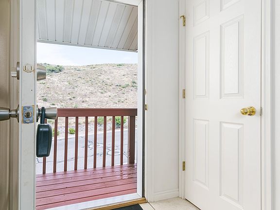 2nd image of 200 La Valle Strada