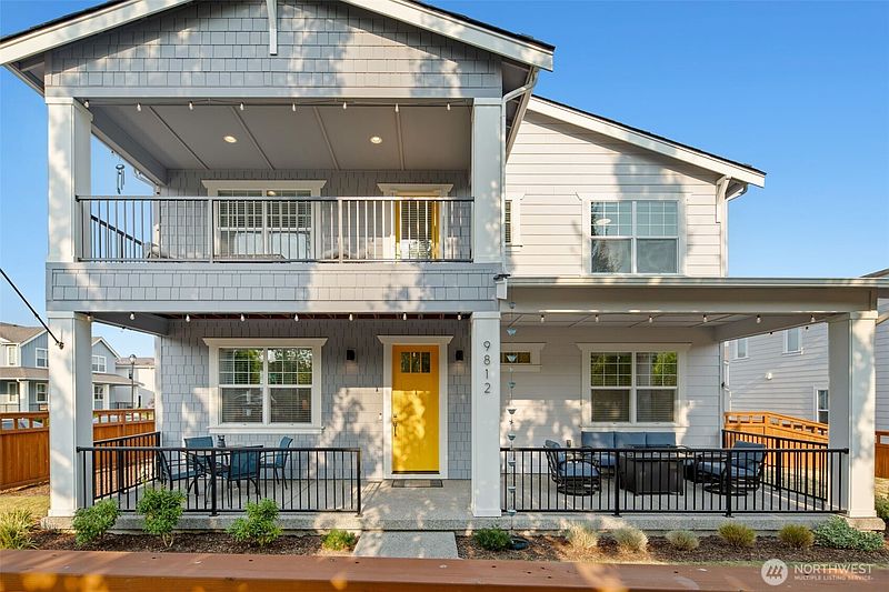 2nd image of 9812 6th Avenue SW