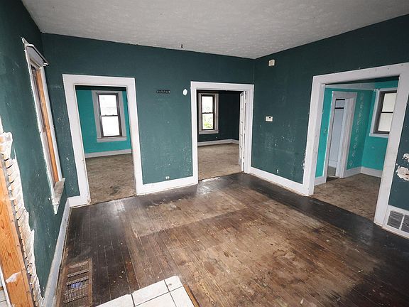 3rd image of 427 Kosciuszko St