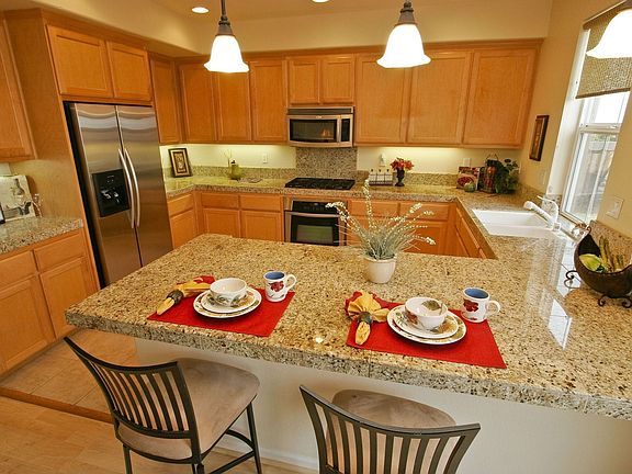 Kitchen w/ bar