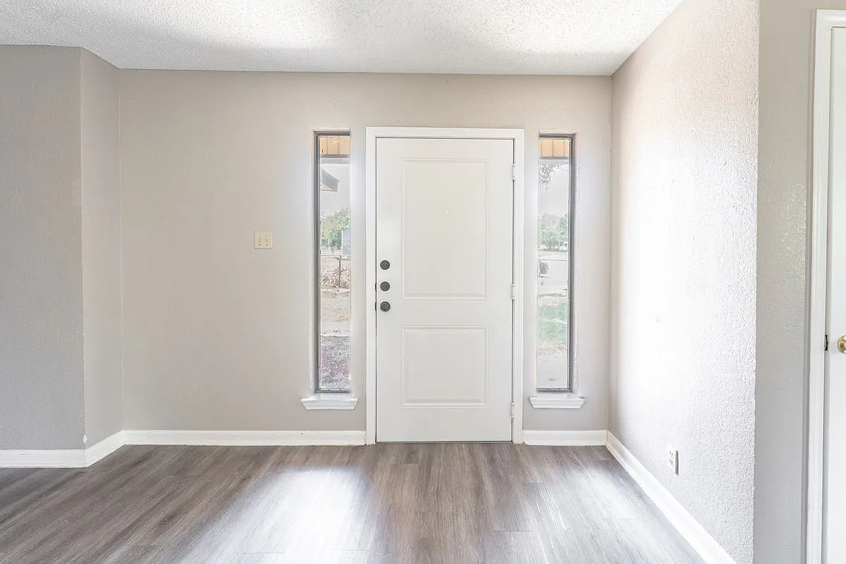 3 bed, 2.0 bath, 1262 sqft, $1,500 — Photo 3