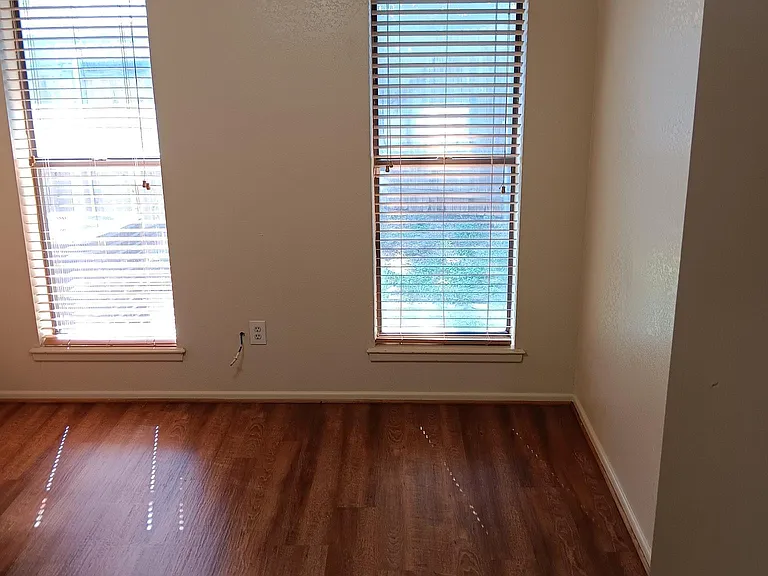 602 Taylor Ct — Photo 23