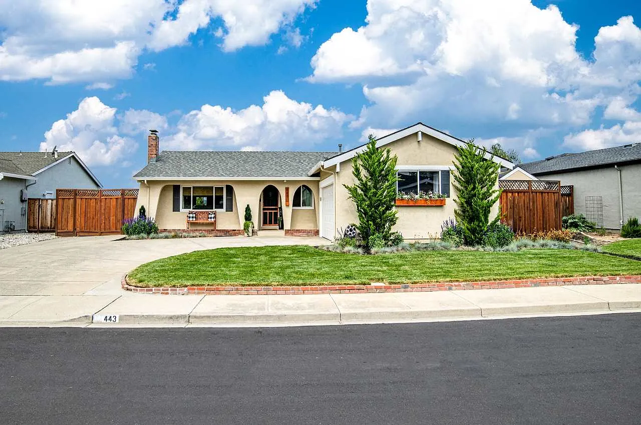 443 Covellite Ln photo 1