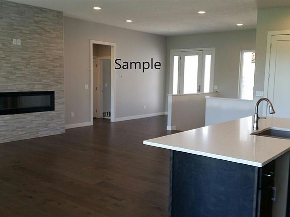 4th image of 183 N Canterbury Cir
