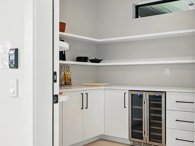 2860 Table Mesa Dr — Photo 11
