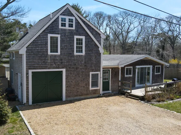 10 Elm St, Vineyard Haven, MA 02568