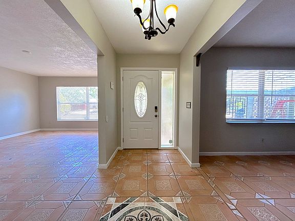 5th image of 5741 Westbury Dr