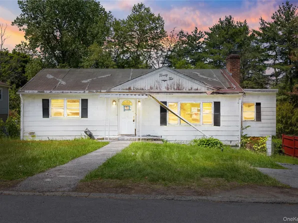 22 N Lawrence Avenue, Elmsford, NY 10523