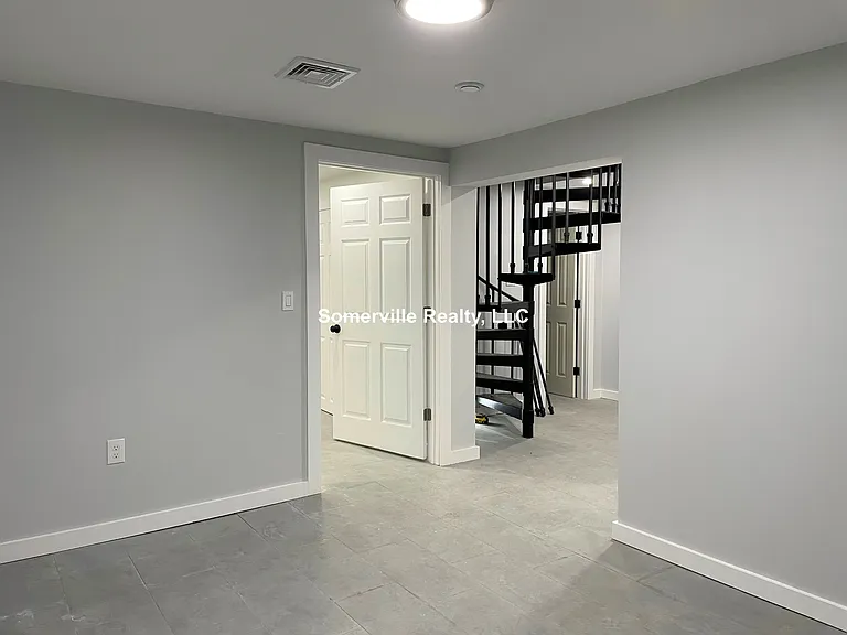 27 Linden St #1 — Photo 20