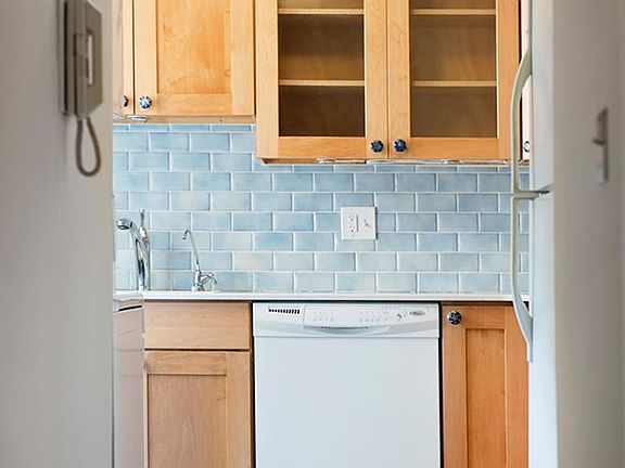 4th image of 34-41 78th St APT 2I