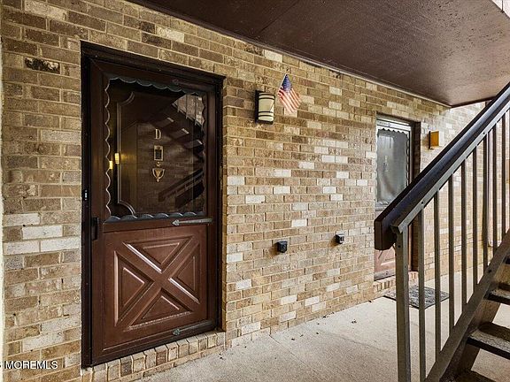 4th image of 63 Overlook Way #D