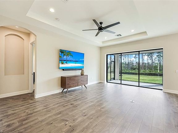 5th image of 19705 Estero Pointe Ln