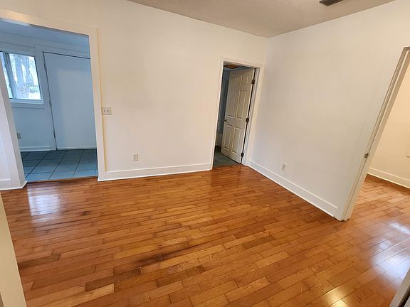 4th image of 822 N Bertrand St