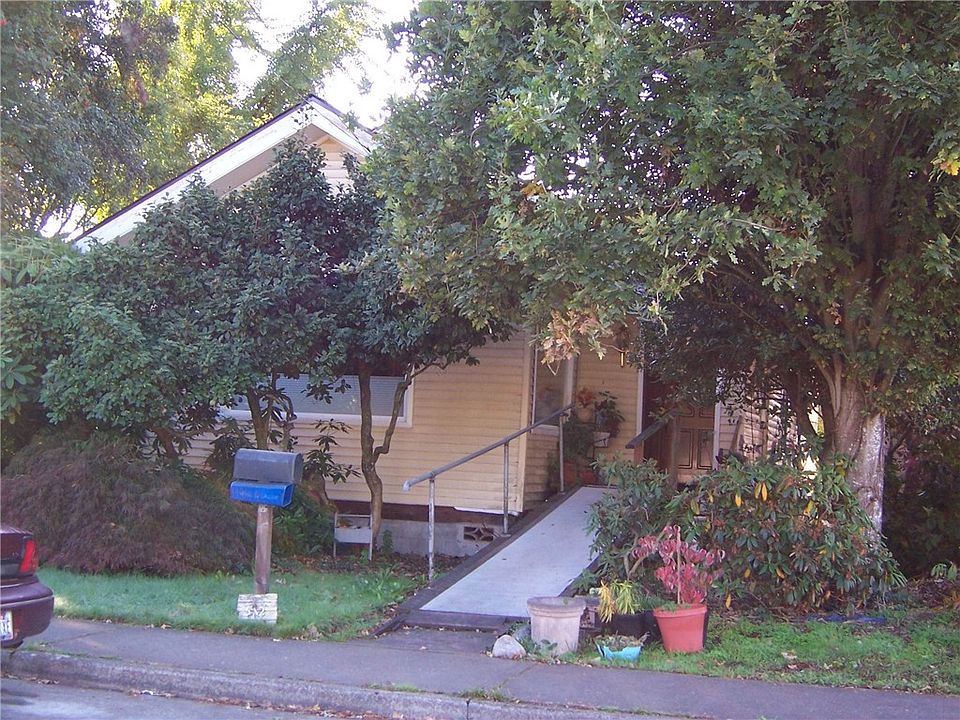 2nd image of 512 2nd Ave NE