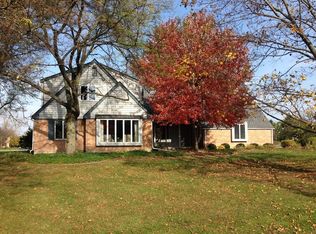 2031 Abbotsford Dr, Inverness, IL 60010