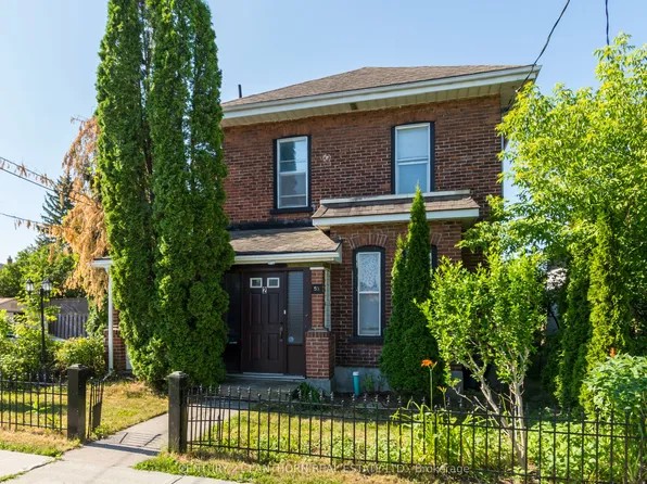 53 Crown St, Quinte West, ON K8V 1P1