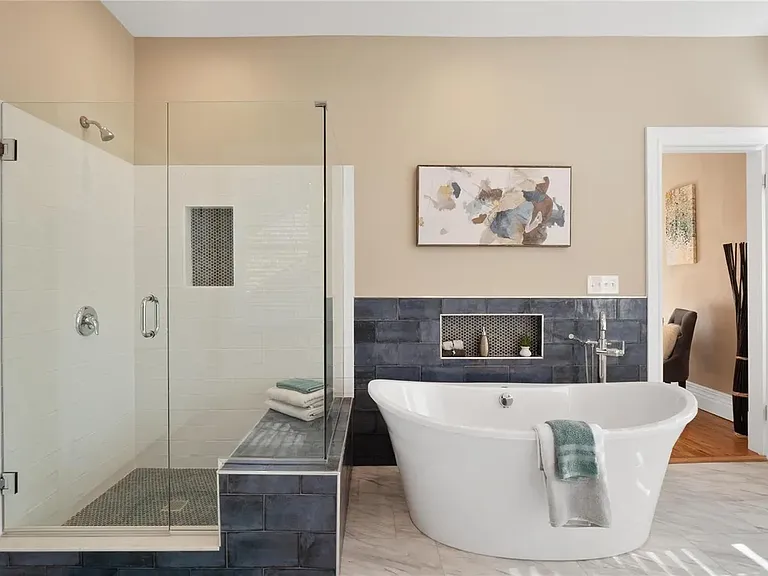 5083 Waterman Blvd — Photo 8