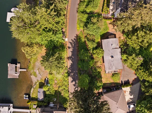 3027 E Lake Sammamish Parkway SE, Sammamish, WA 98075