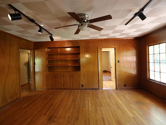 5th image of 242 Woodland Dr
