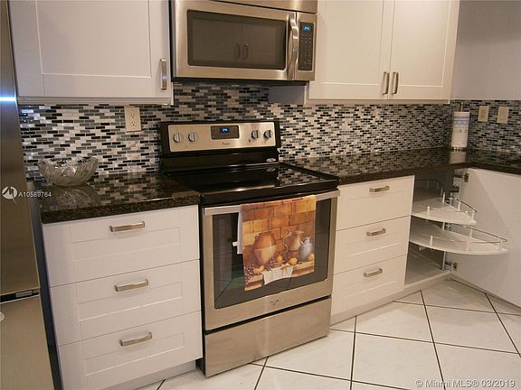 4th image of 20300 NE 34th Ct #42