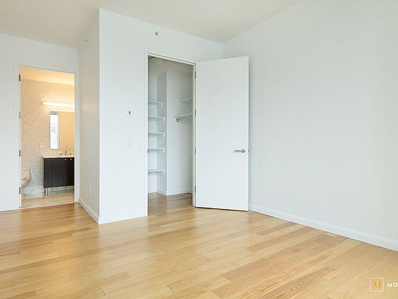 4th image of 4630 Center Blvd APT 910
