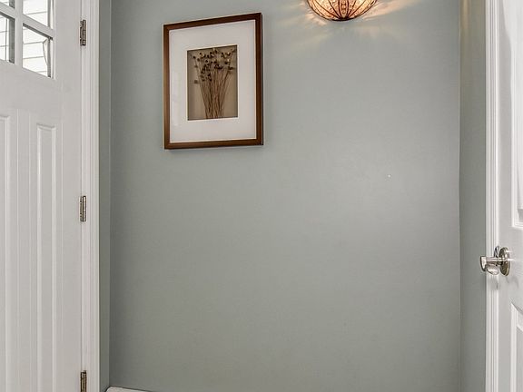 3rd image of 8 Brighton Pl