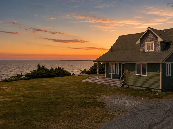 80 Pierce Point Rd, Queens, NS B0T 1K0