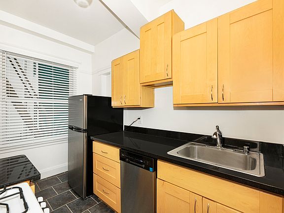 4th image of 346 Leavenworth St APT 104