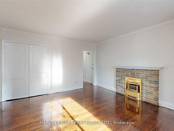 3rd image of 320 Lonsdale Rd #3