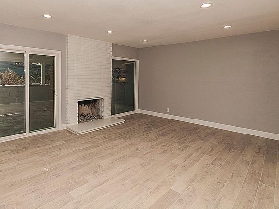 2nd image of 8936 Aberdeen Ln