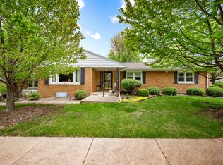 2118 S Morris Ave, Bloomington, IL 61704