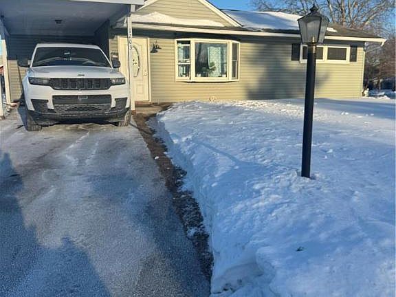 3rd image of 1203 Echo Dr