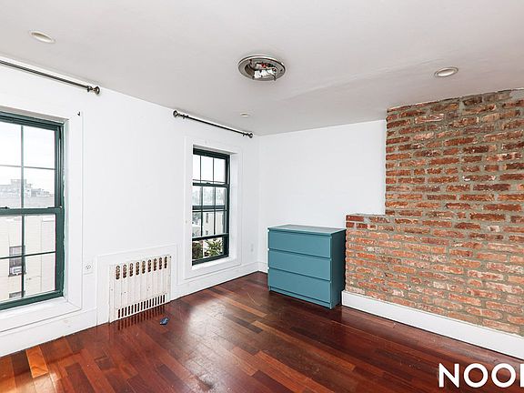 3rd image of 149 Wilson Ave #4A