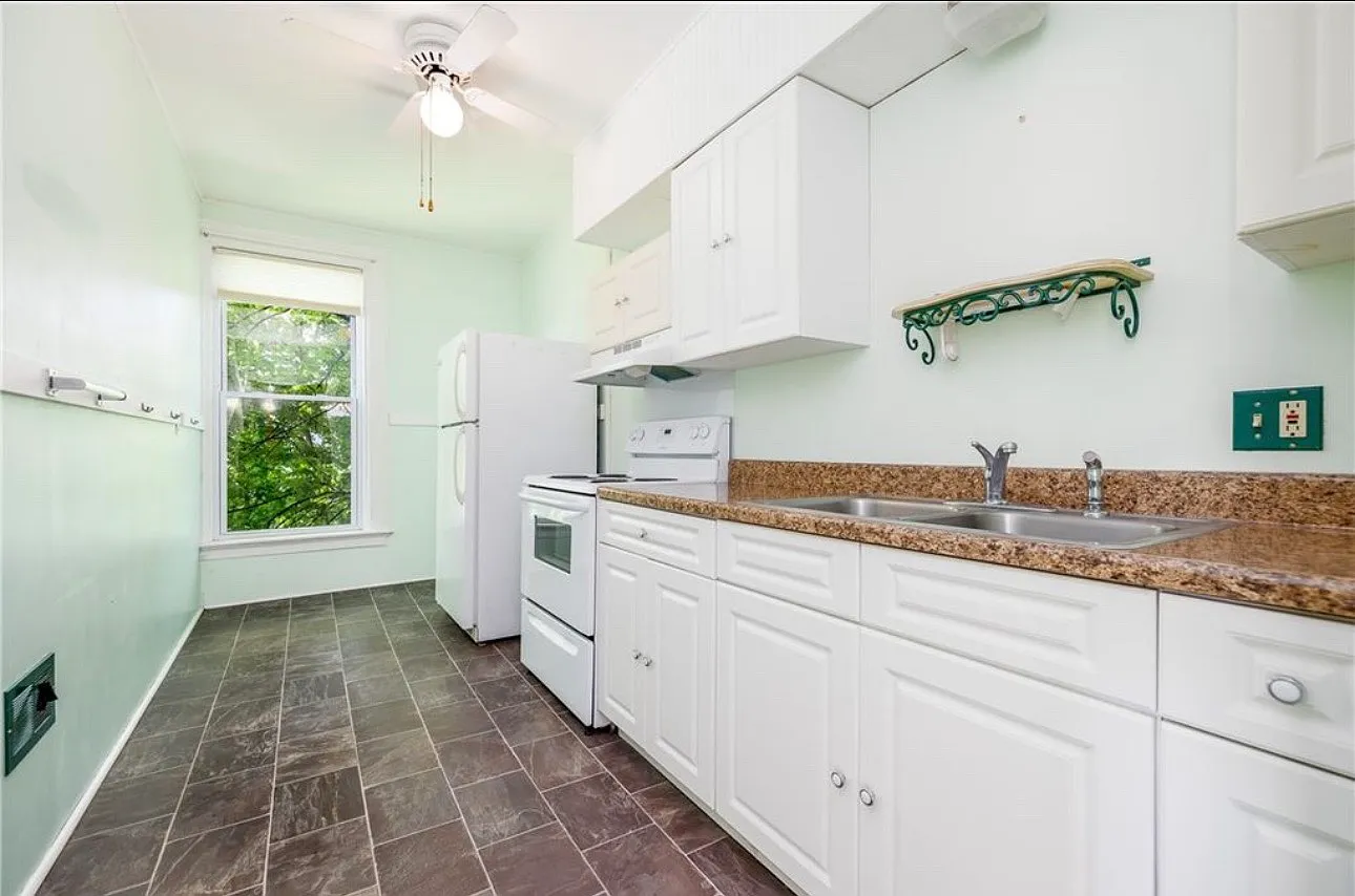 2 bed, $1,350 — Photo 4