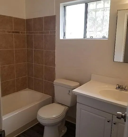 1926-1930 W Jefferson Blvd #30-5 — Photo 22