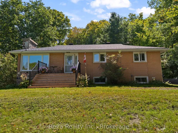 7 Forest Hill Rd, Bancroft, ON K0L 1C0